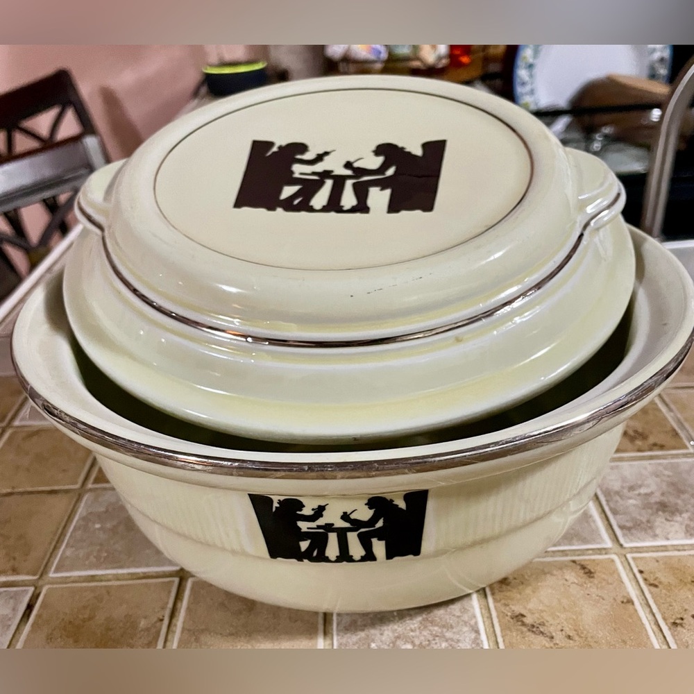 Hall Tavern Silhouette 9 Inch Lidded Casserole 1930s